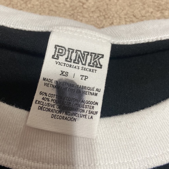 ALMOST NEW Pink Holiday T-shirt - Picture 3 of 3